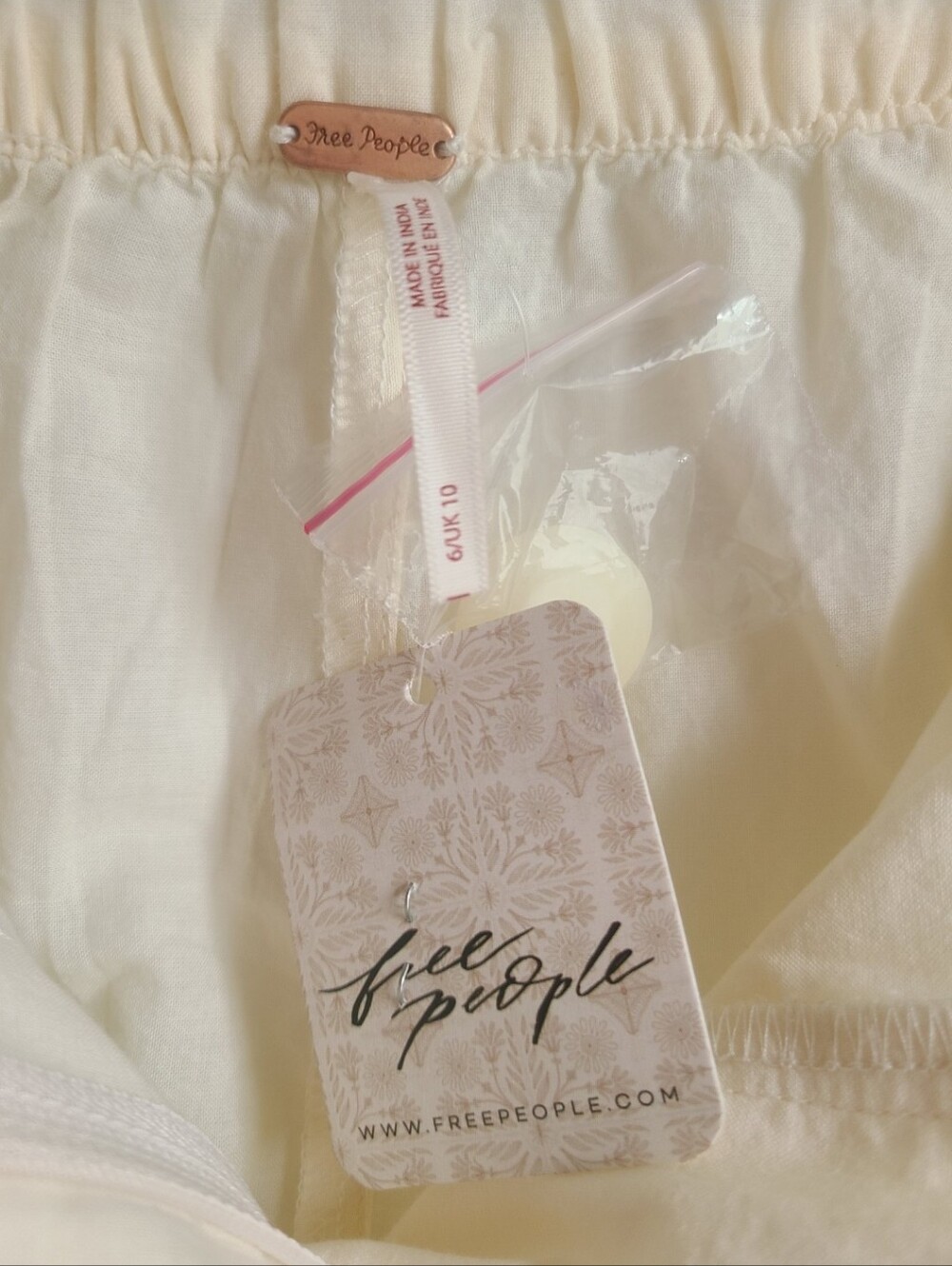 Aliyah Lace Flare Pants | Size 6 - Picture 4 of 10